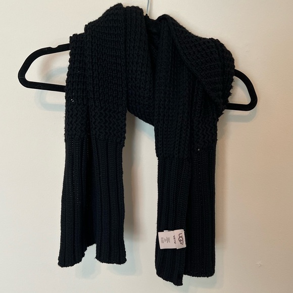 UGG Accessories - UGG braided cable knit scarf in black